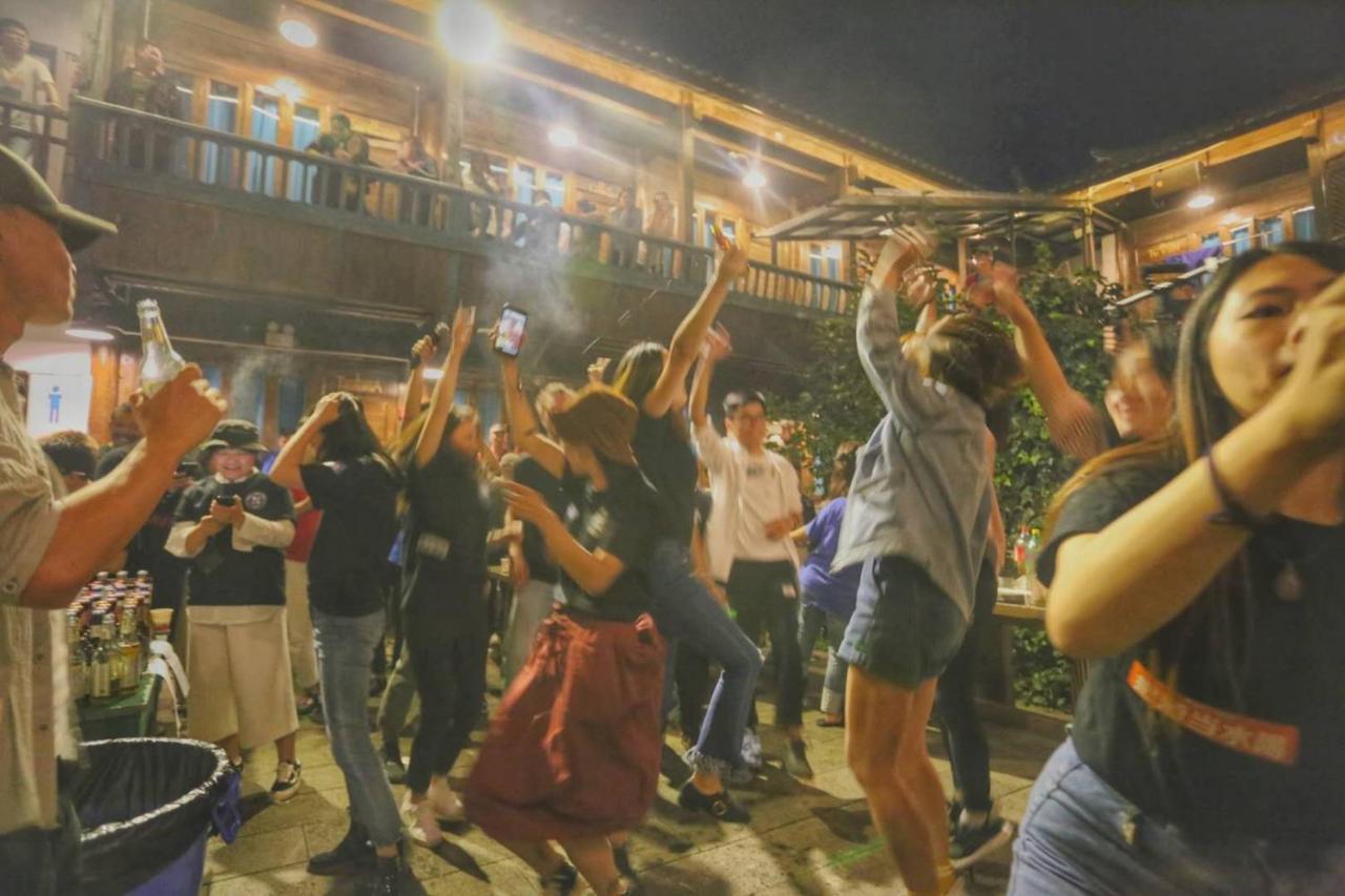 Lijiang Desti Youth Park Hostel Экстерьер фото