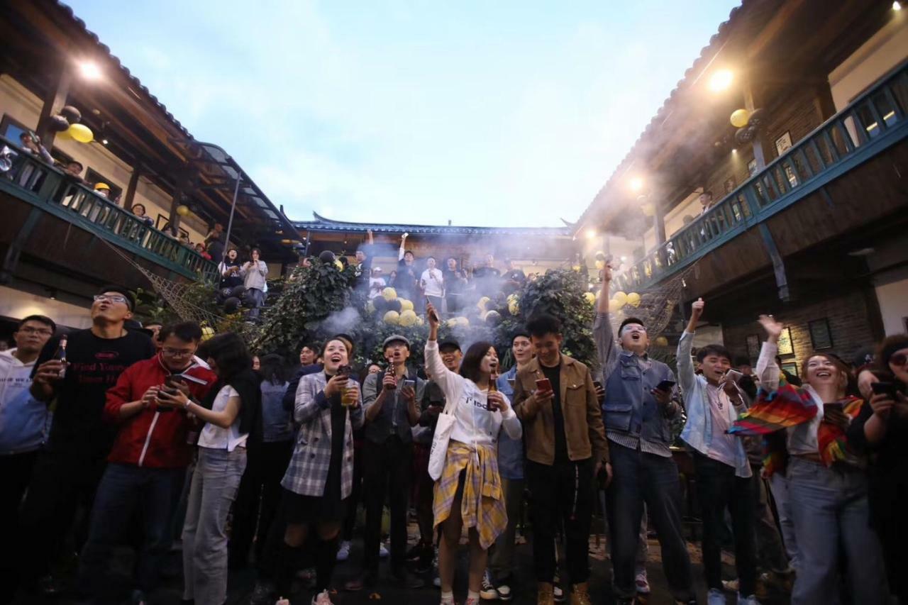 Lijiang Desti Youth Park Hostel Экстерьер фото
